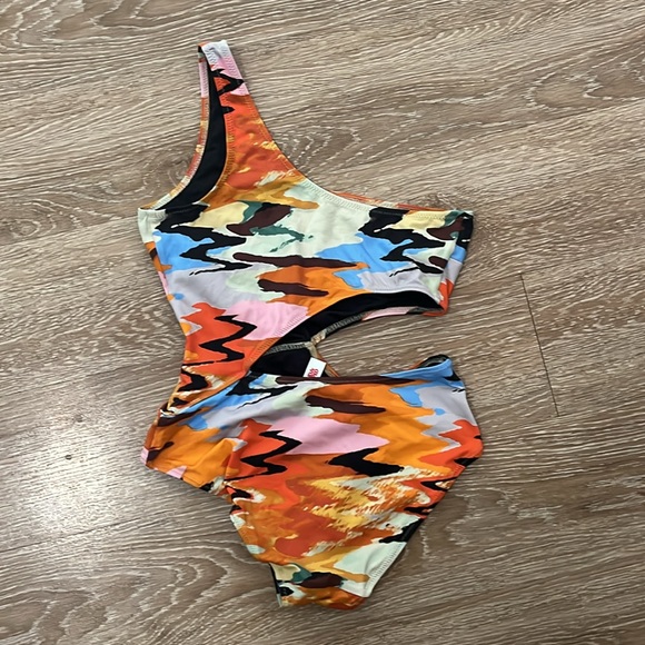 Solid & Striped Claudia Suit in Distoria - Picture 5 of 5